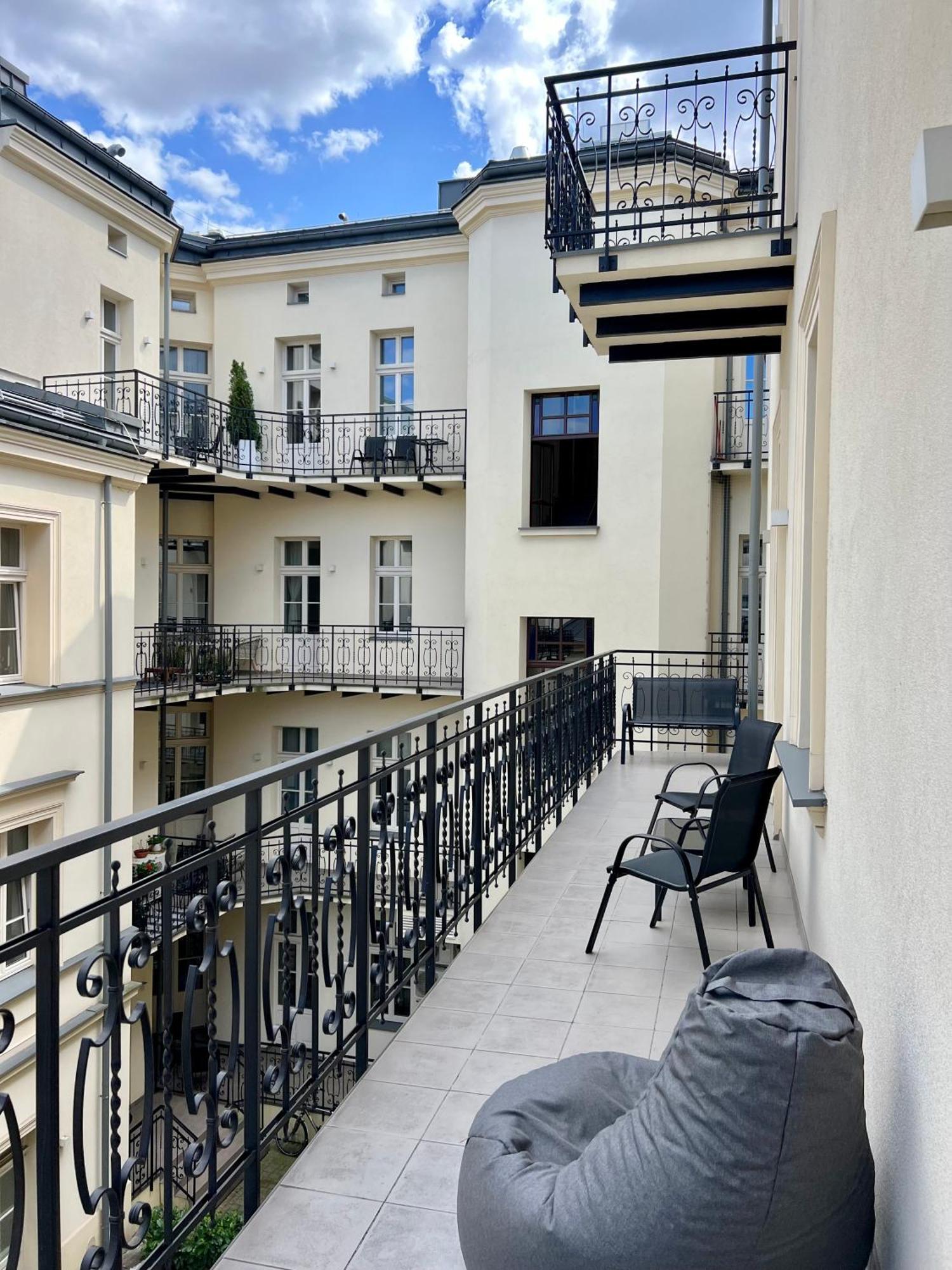 Sebastiana Street Luxury Apartment Krasków Eksteriør bilde