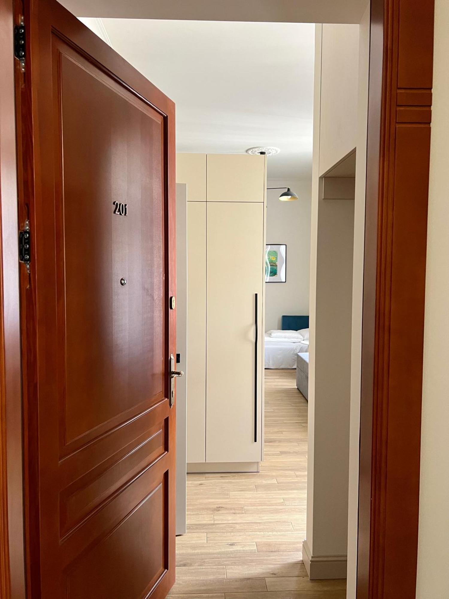Sebastiana Street Luxury Apartment Krasków Eksteriør bilde