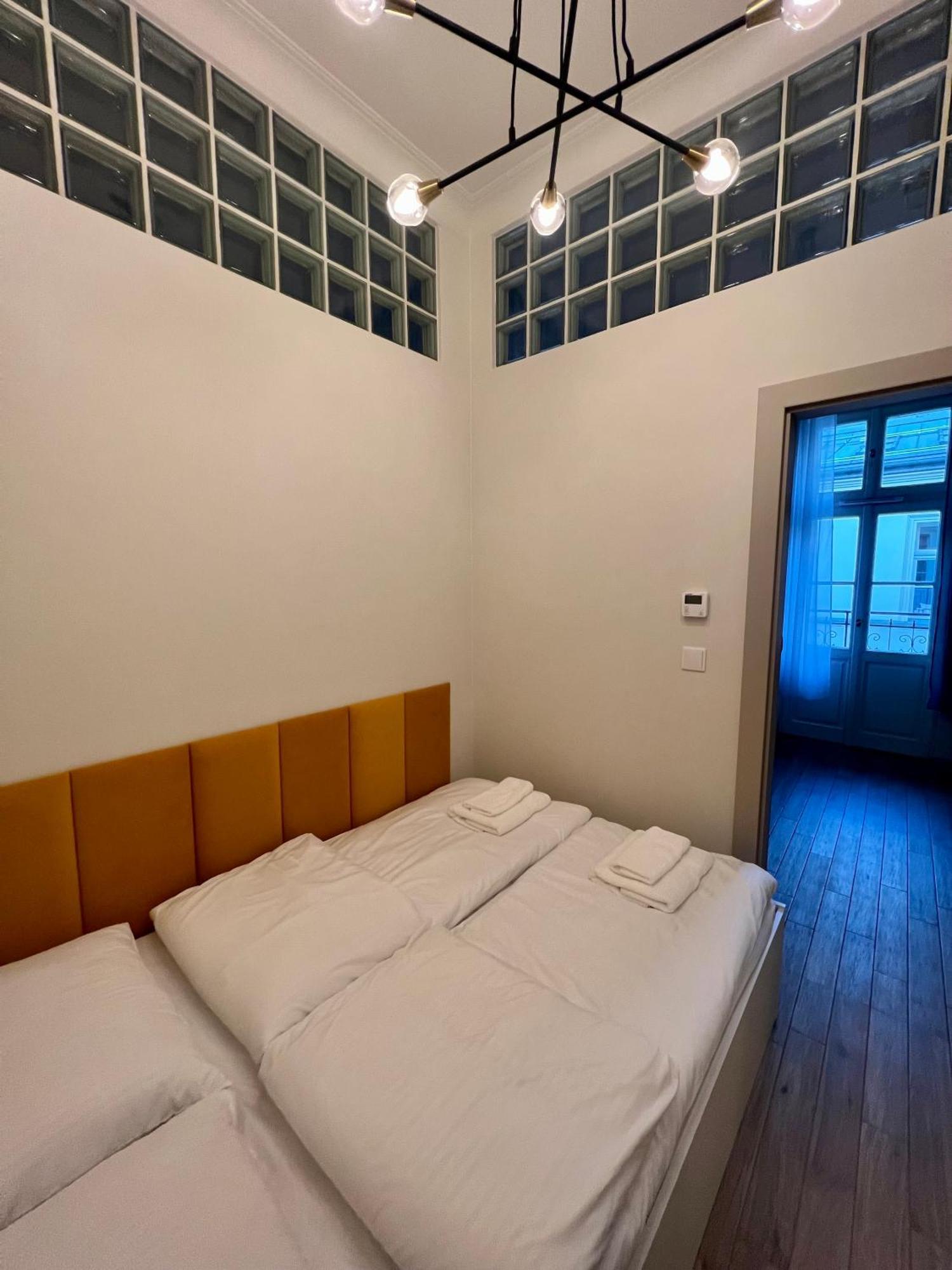 Sebastiana Street Luxury Apartment Krasków Eksteriør bilde